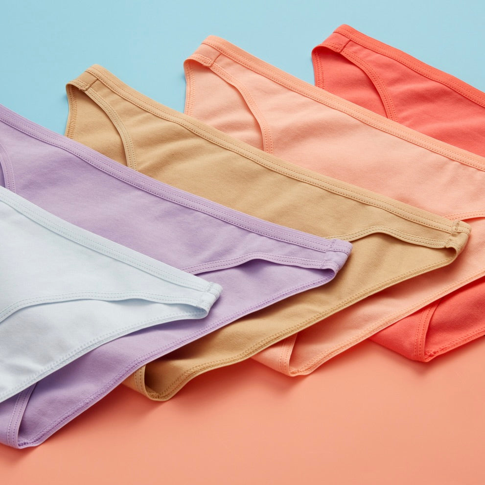 Yellowberry is a brand committed to empowering girls, so whether you're looking to refresh your daughter's underwear drawer or searching for the perfect gift, you can trust the Premium Pima Cotton Classic Petal Bikini Underwear Bundle is sure to delight and impress. Detail Multi on blue and turquoise