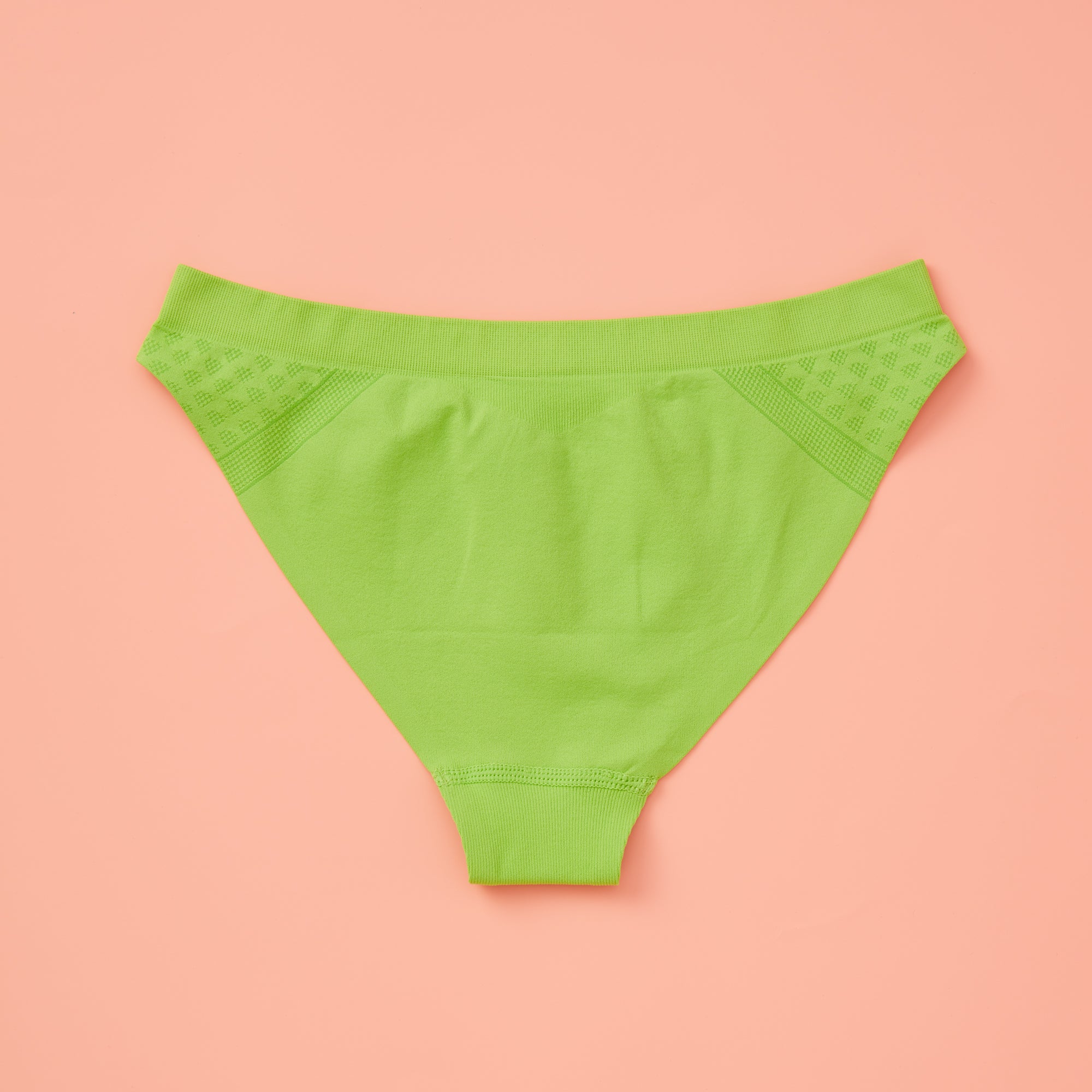 Yellowberry thought that the everyday underwear industry for girls needed a bit of innovation and quality, so we made it happen ourselves. Scout seamless underwear with bonded legs are designed for complete comfort all day, every day, with a price point that agrees with parents just as well as it fits. A perfect underwear for girls of all ages. Lime on salmon back